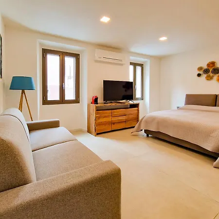Murphy Holiday - Camera Matrimoniale Angioy Guest house 3*